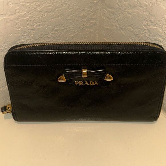 Prada Vitello Shine Zip Around Long Wallet Black Bow Front Elevated Basic Preppy - Picture 1 of 12